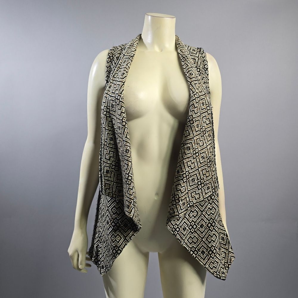 Sanctuary Xs Black and White Knit Vest R4